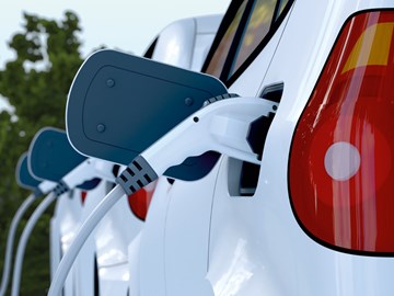 Elektroauto beim Laden Elektroauto beim Laden