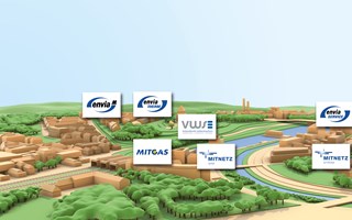 Logos enviaM-Gruppe in Modell-Landschaft Logos enviaM-Gruppe in Modell-Landschaft