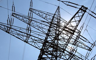 Strommast vor Himmel Strommast vor Himmel
