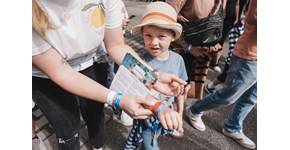 Power Open Air 2025, DIKKA, Fans mit Konzertarmbändern Power Open Air 2025, DIKKA, Fans mit Konzertarmbändern