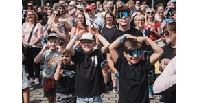 Power Open Air 2025, DIKKA, kleine Fans machen mit Power Open Air 2025, DIKKA, kleine Fans machen mit