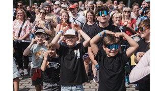 Power Open Air 2025, DIKKA, kleine Fans machen mit Power Open Air 2025, DIKKA, kleine Fans machen mit