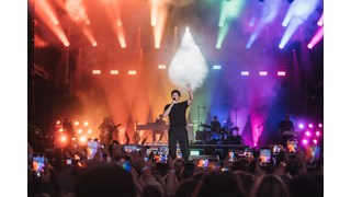 Power Open Air 2025, Wincent Weiss, Bühne erstrahlt in buntem Licht Power Open Air 2025, Wincent Weiss, Bühne erstrahlt in buntem Licht