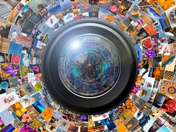 Kameralinse mit vielen kleinen Fotos Kameralinse mit vielen kleinen Fotos