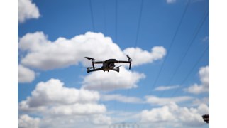 fliegende Drohne in der Luft fliegende Drohne in der Luft
