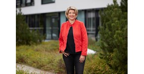 Sigrid Nagl, Vorständin Personal und IT/ Arbeitsdirektorin (CHO) Sigrid Nagl, Vorständin Personal und IT/ Arbeitsdirektorin (CHO)