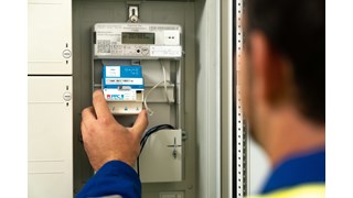 Monteur bei Arbeiten am Zähler Monteur bei Arbeiten am Zähler