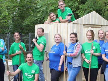 Mitarbeiter vor Ort, Unternehmenskommunikation Mitarbeiter vor Ort, Unternehmenskommunikation