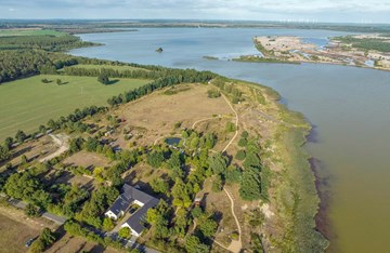 Natur-Erlebniszentrum Wanninchen Natur-Erlebniszentrum Wanninchen, Blick von oben auf das Erlebniszentrum sowie die Seen und Natur im Umfeld