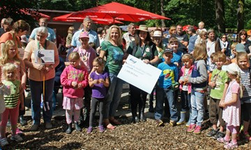 Scheckübergabe beim Ronald McDonald Haus in Cottbus Scheckübergabe beim Ronald McDonald Haus in Cottbus