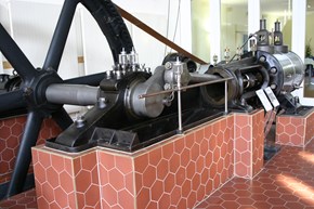 Dampfmaschine im Wasserkraftwerk Mittweida Dampfmaschine im Wasserkraftwerk Mittweida